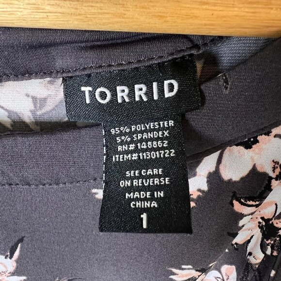 Torrid Tank Womens Size 1 Studio Knit High Neck Keyhole Back Floral Lightweight - Picture 2 of 15